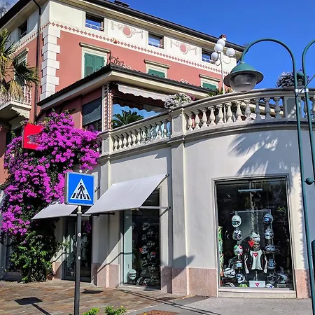 Sembenini Palace Aparthotel