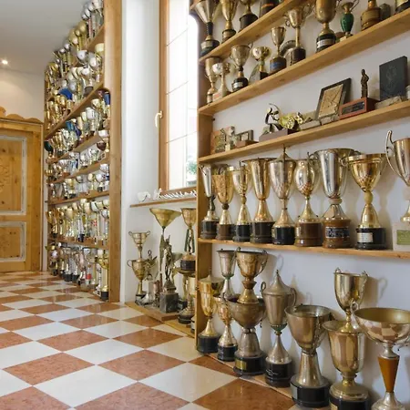 Sembenini Palace Aparthotel *
